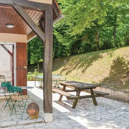 Holiday Laubanie Est Saint-Georges-de-Blancaneix